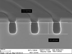 The 90 nm trenches after 60 secs.