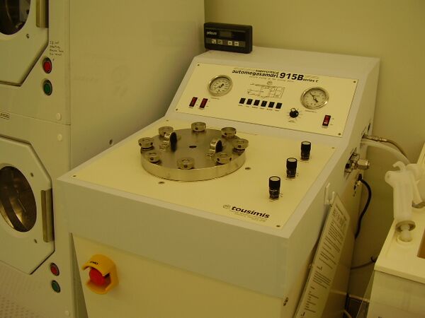 Specific Process Knowledge/Wafer and sample drying/Critical Point Dryer ...