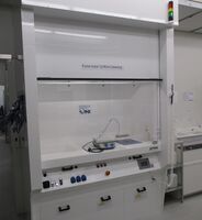 Fume Hood 12 (Standard clean) in cleanroom B1