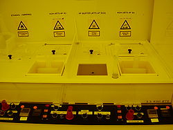 BHF in Cleanroom 3 (KOH bench 1+2.) The BHF bath is positioned between the two KOH baths. This is primarily used to remove oxide before and after a KOH etch.