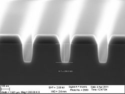 The 90 nm trenches etched 120 seconds