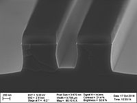 Two 1 µm wide line structure, 500 nm gap, tetch=2 min